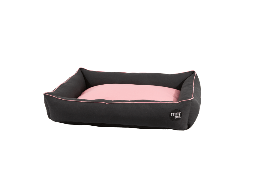 Cama rectangular roja clásica